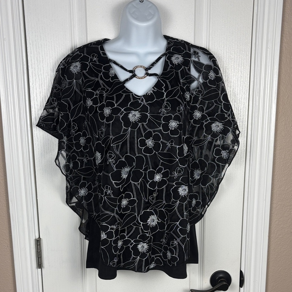 NY Collection Women's Chic Drapey Black and White Floral Blouse Size M NWT
